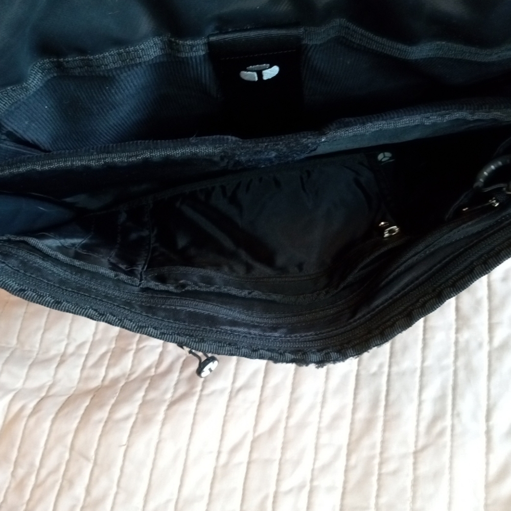 YAK PAC Messenger Crossbody Computer Bag Black Gray With Inner And Outer Pockets - Picture 4 of 8